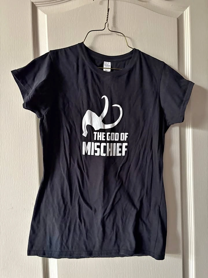 👕 Loki god of mischief T-shirt Unisex L