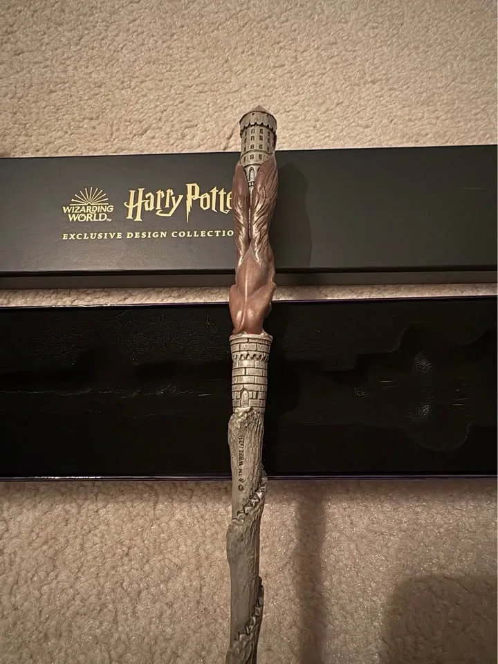 Harry Potter Griffin Stairwell Collectors Wand - photo 2