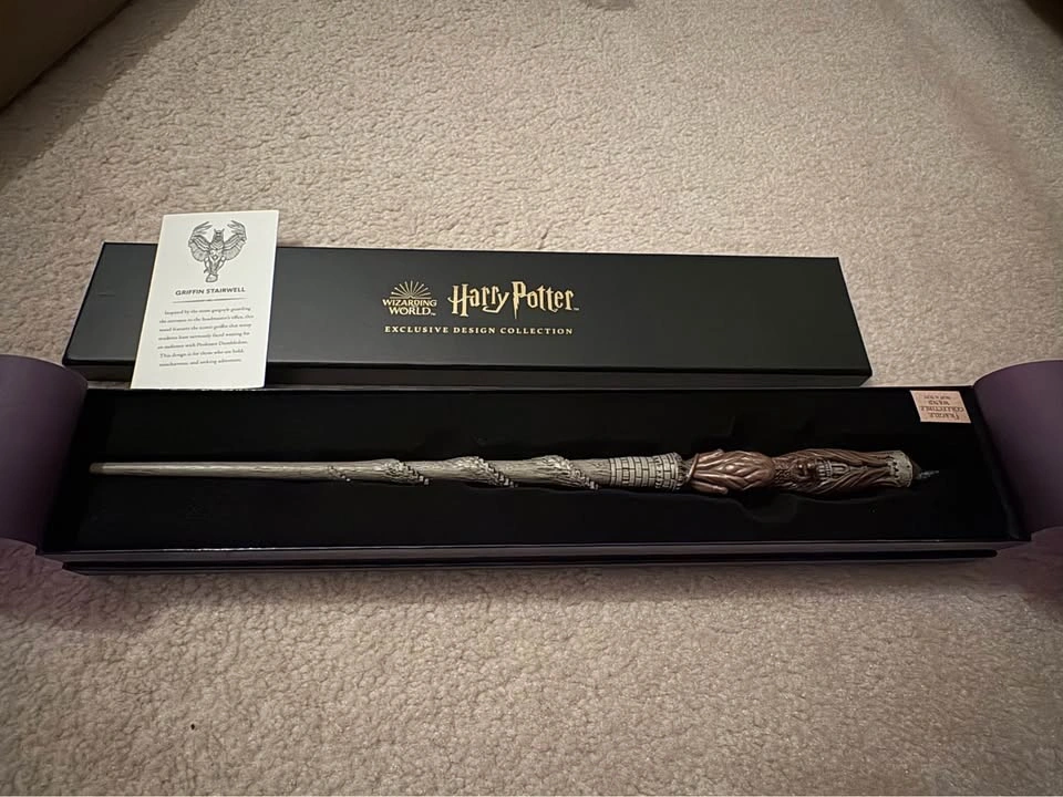 Harry Potter Griffin Stairwell Collectors Wand - photo 3