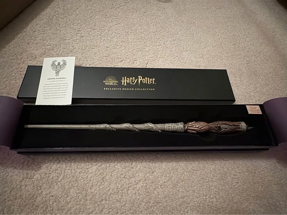 Harry Potter Griffin Stairwell Collectors Wand - photo 3