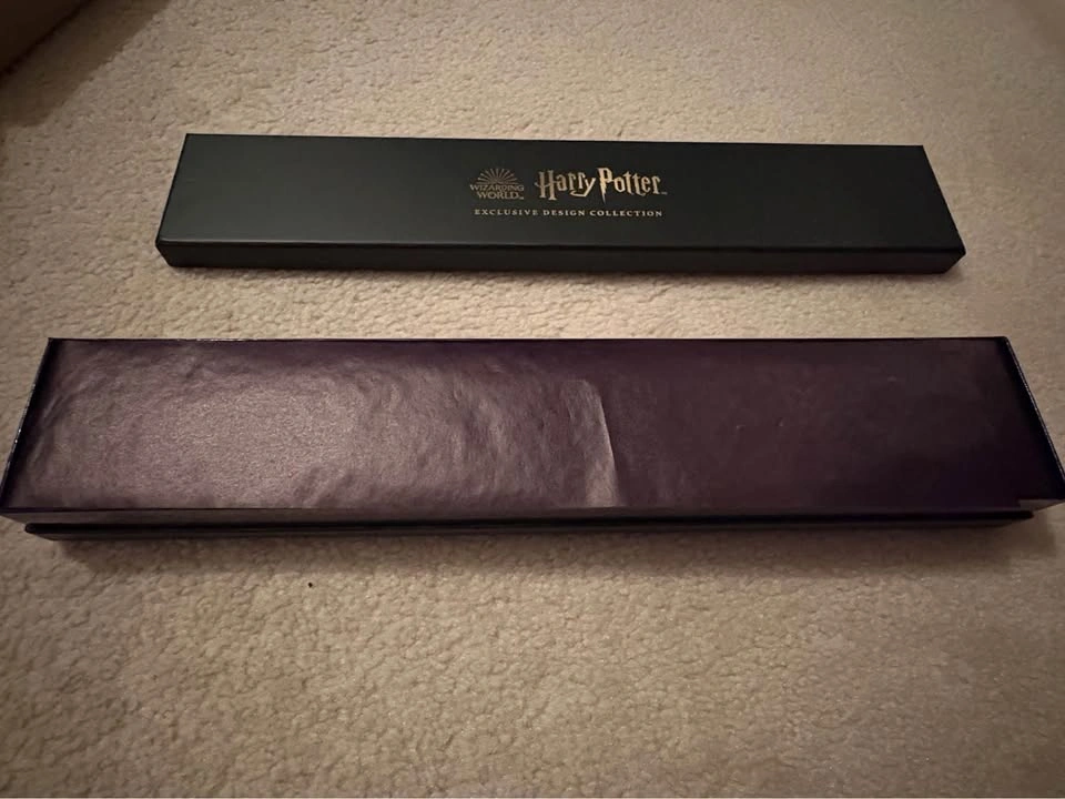 Harry Potter Griffin Stairwell Collectors Wand - photo 4
