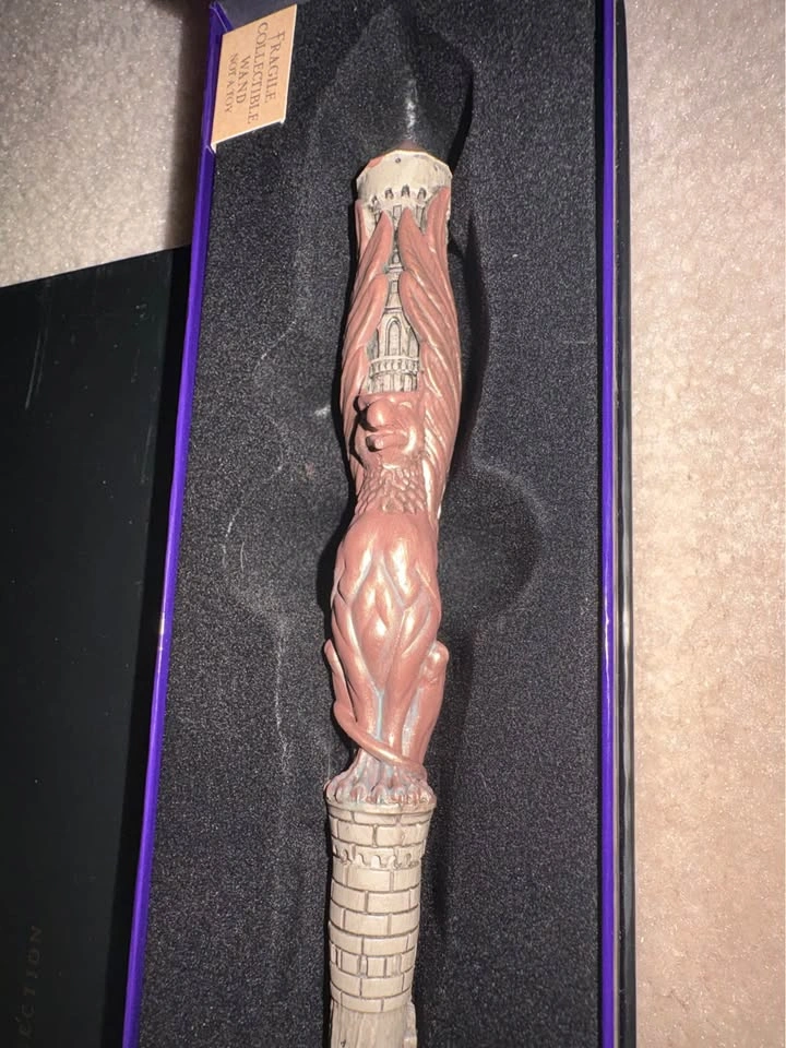 Harry Potter Griffin Stairwell Collectors Wand - photo 5