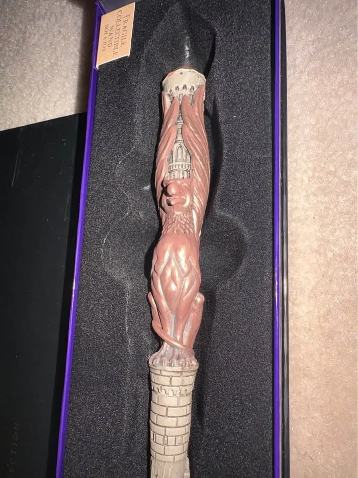 Harry Potter Griffin Stairwell Collectors Wand - photo 5