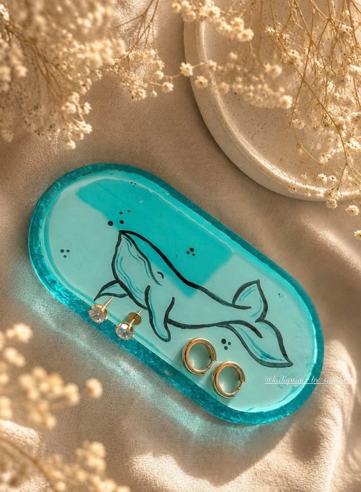 Handmade Whale Resin Trinket Tray - photo 2