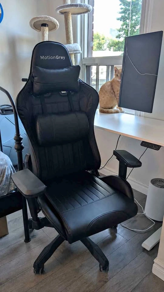 Motion Grey Enforcer Gaming Chair - Move out sale