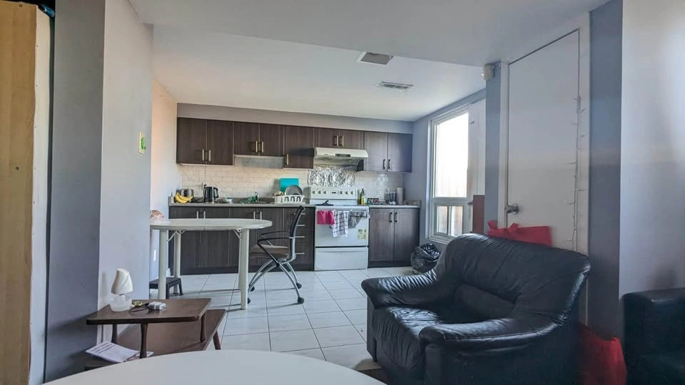 Studio Basement Apartment for Sublet - photo 2