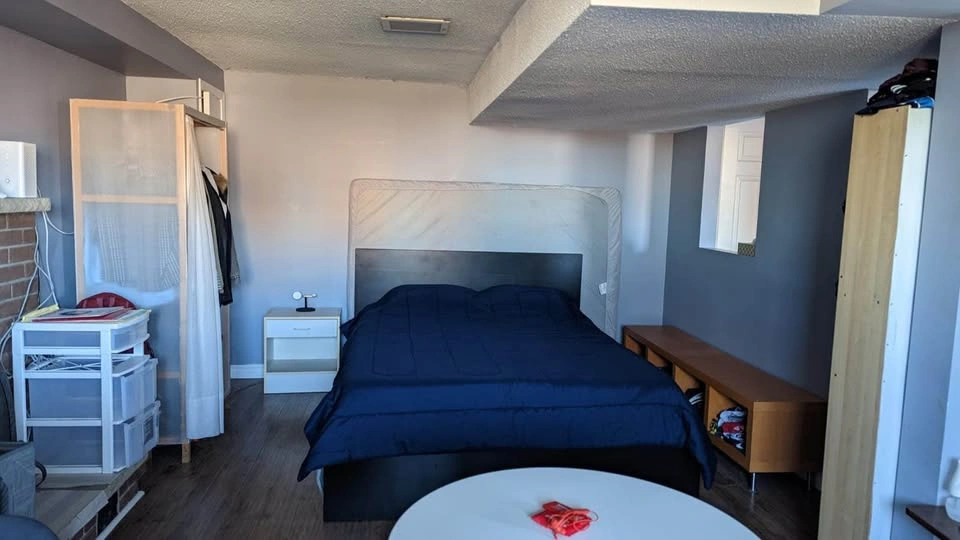 Studio Basement Apartment for Sublet - photo 3
