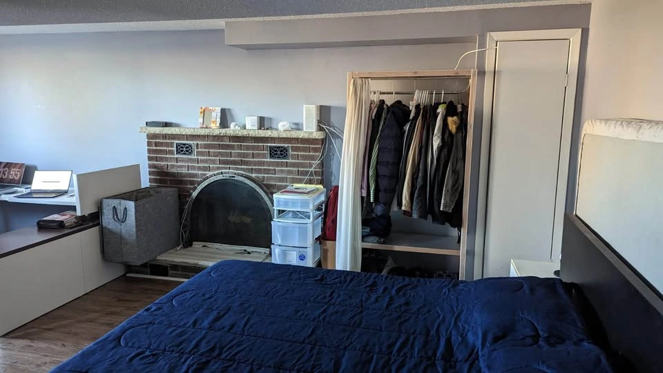 Studio Basement Apartment for Sublet - photo 4