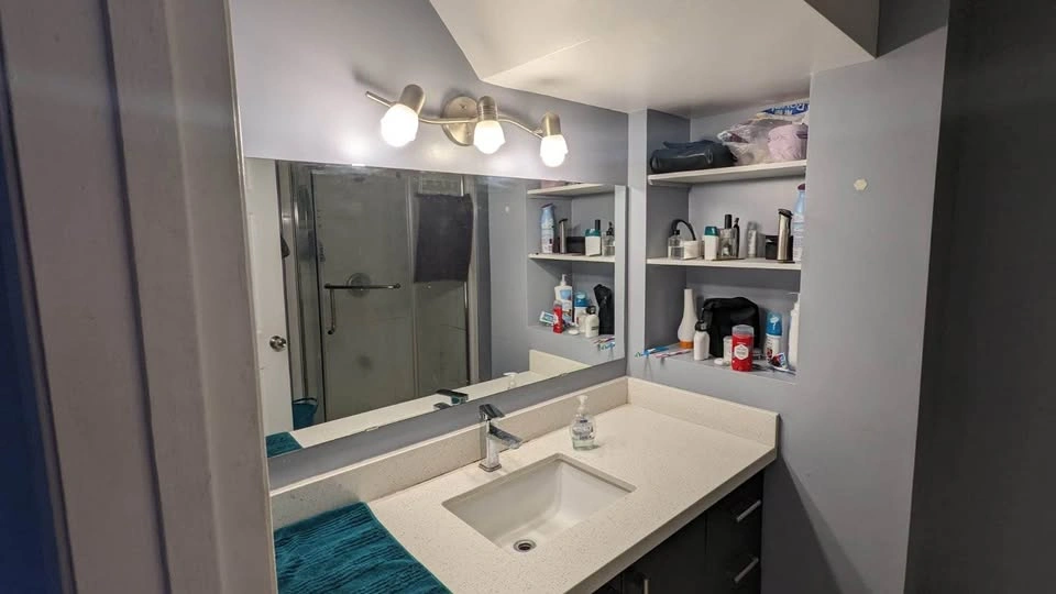 Studio Basement Apartment for Sublet - photo 5