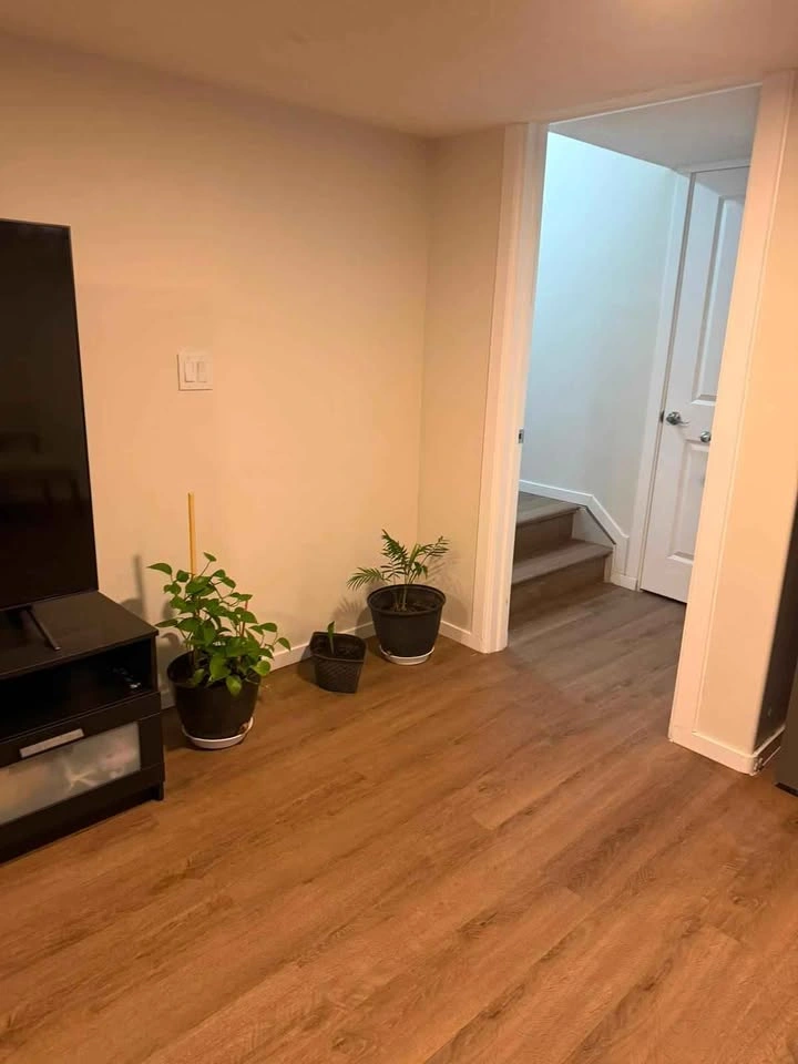 1 Bed 1 Bath - House - LAUREL CROSSING - photo 2