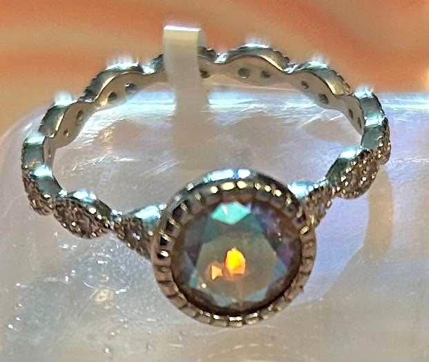 ✨✨Pretty Silver Ring Size 7