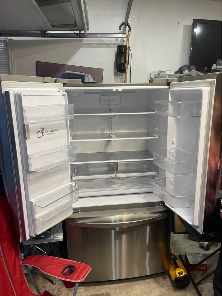 LG refrigerator - photo 2