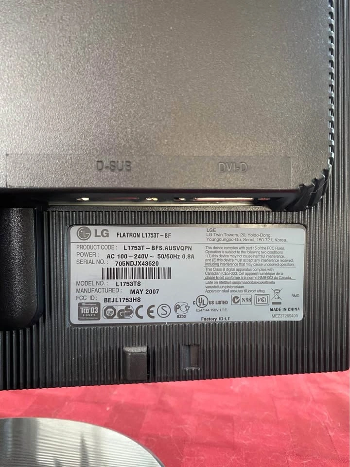 LG Monitor - photo 3