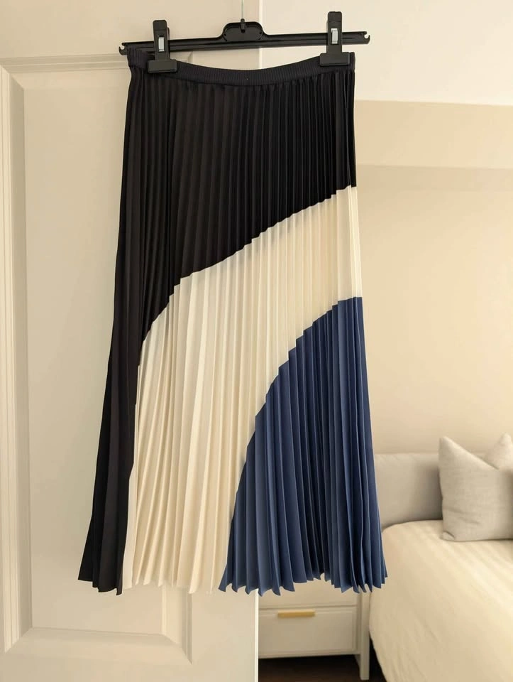 H&M Colour Block Pleated Skirt - Size 4 - photo 3