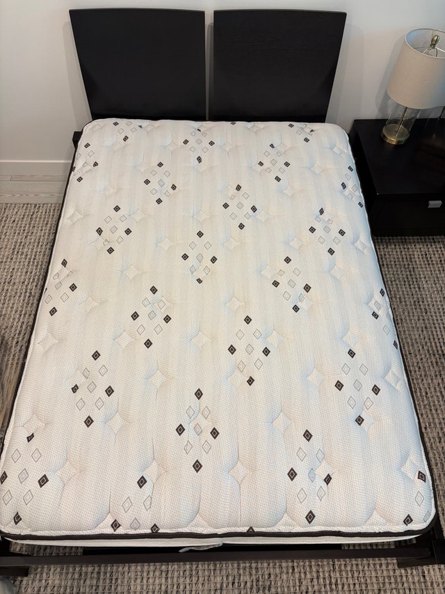 Free Kingsdown Mattress, Double - photo 2