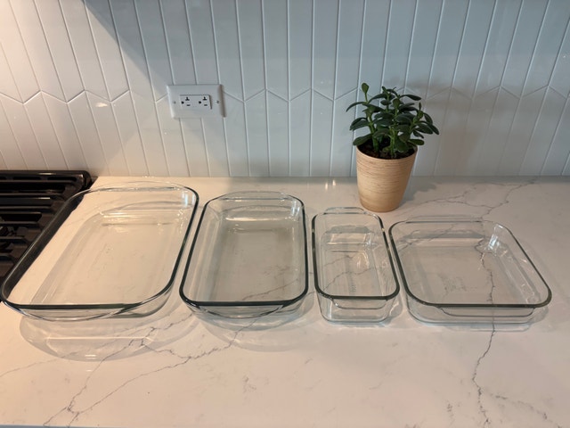 4 Glass baking dishes