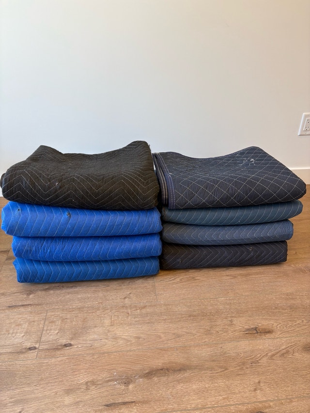 8 Moving Blankets