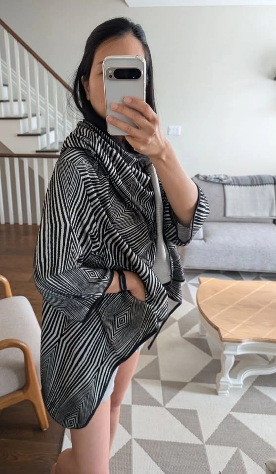 Women's Geometric Knit Wrap - One Size