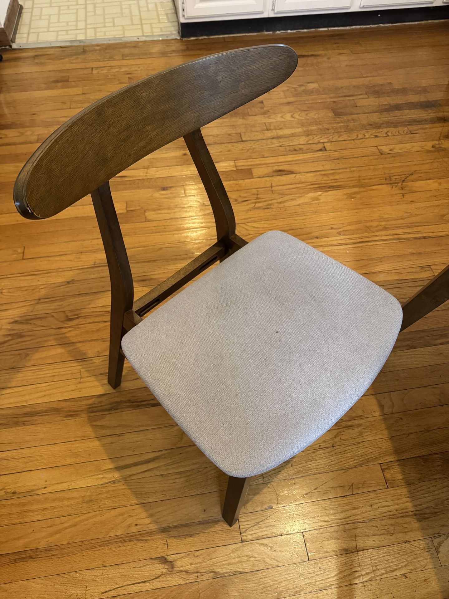 Table + Chairs - photo 4