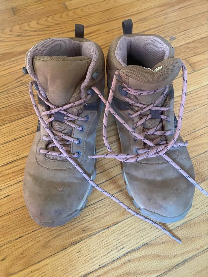 Women’s size 7 Steel toed boots - photo 2