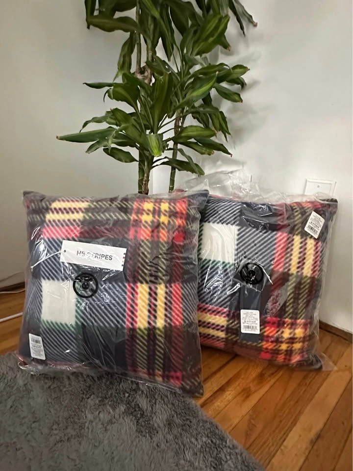 Fleece Throw Pillow - photo 2
