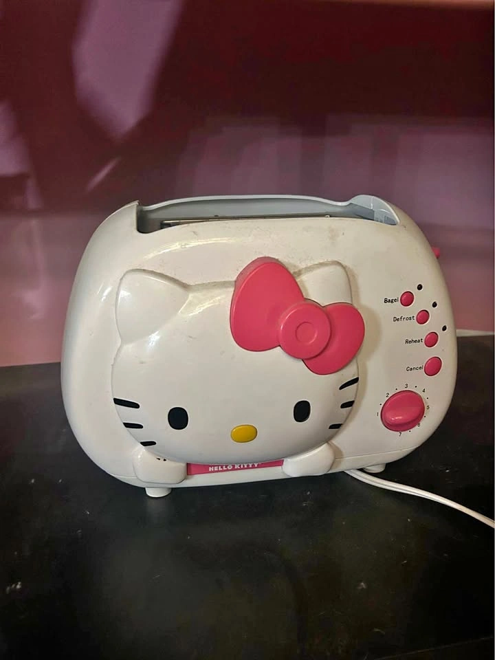 Hello Kitty Toaster – Rare Kitchen Appliance