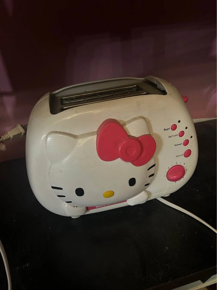 Hello Kitty Toaster – Rare Kitchen Appliance - photo 2