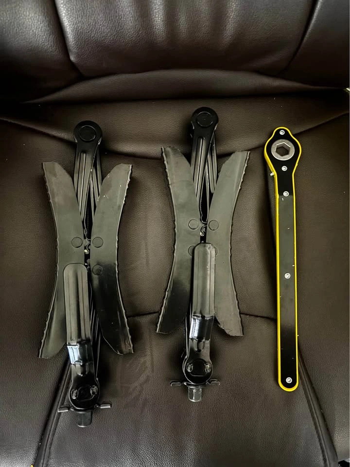 Camper Wheel Chock Stabilizer — 2 Sets, X-Shape Locking - photo 2