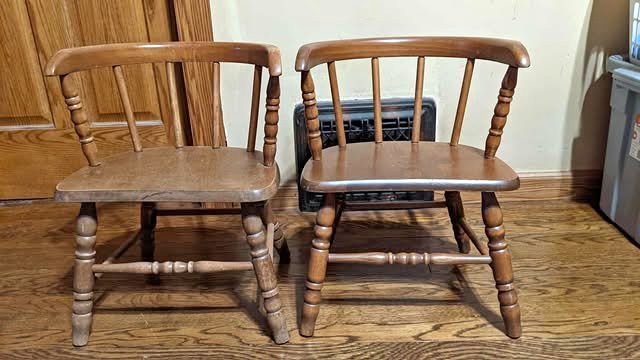 LOT OF 2 OAK HILL MINI KIDS OR DOLL WOODEN CHAIR