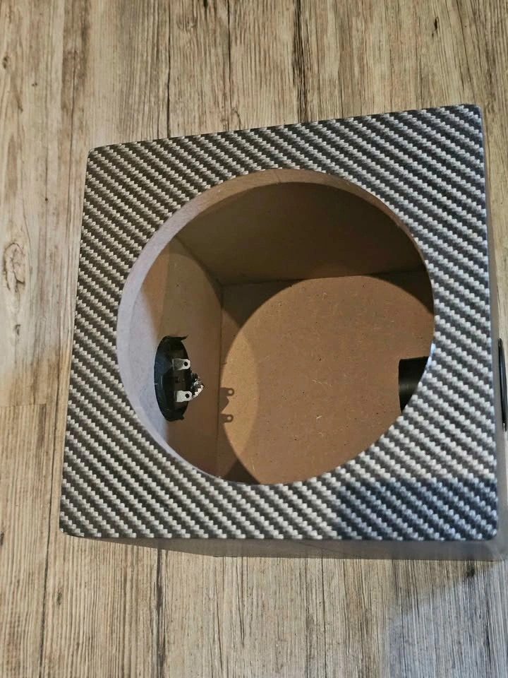 Custom Carbon Fiber Style Subwoofer Box - 6.5" / 7" - photo 4