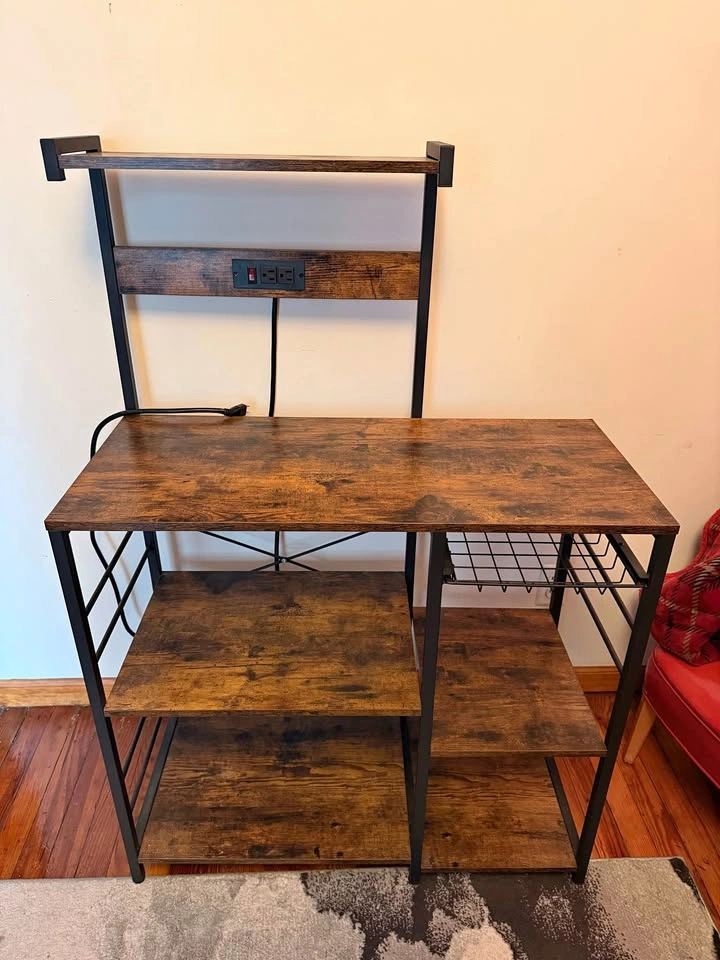 Bakers Rack with power outlets