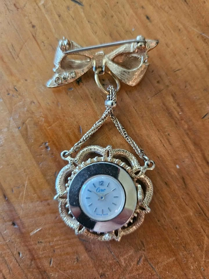 Vintage Watch Brooch - photo 2