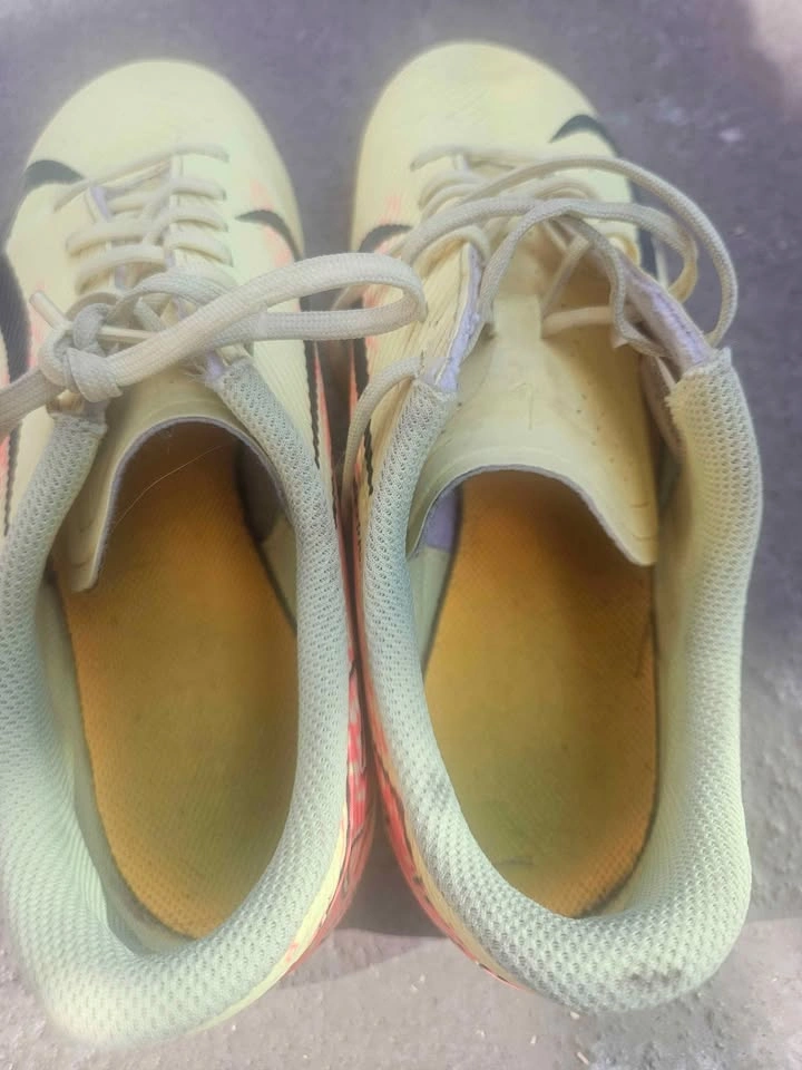 Nike Mercurial Cleats 6Y - photo 3