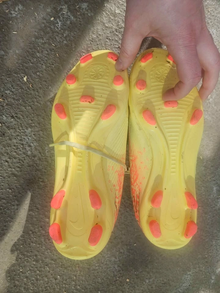 Nike Mercurial Cleats 6Y - photo 5
