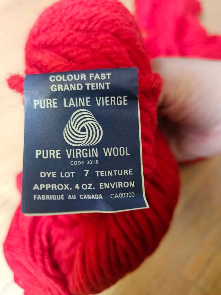 Lot of Red Pure Virgin Wool - photo 2