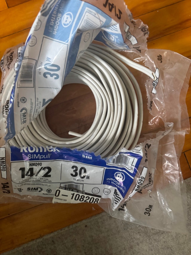 Roll of 14/2 electric wire - photo 2