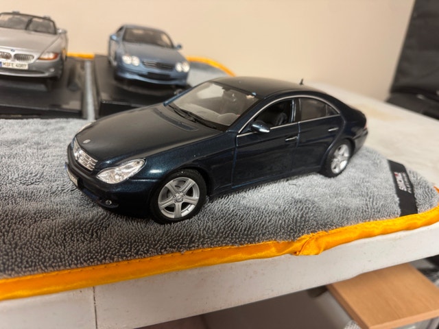Diecast car models 1/18, 1/24 and 1/32 - photo 2