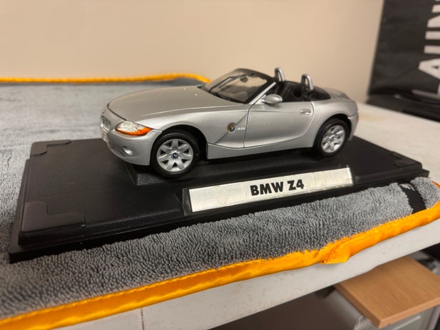 Diecast car models 1/18, 1/24 and 1/32 - photo 4