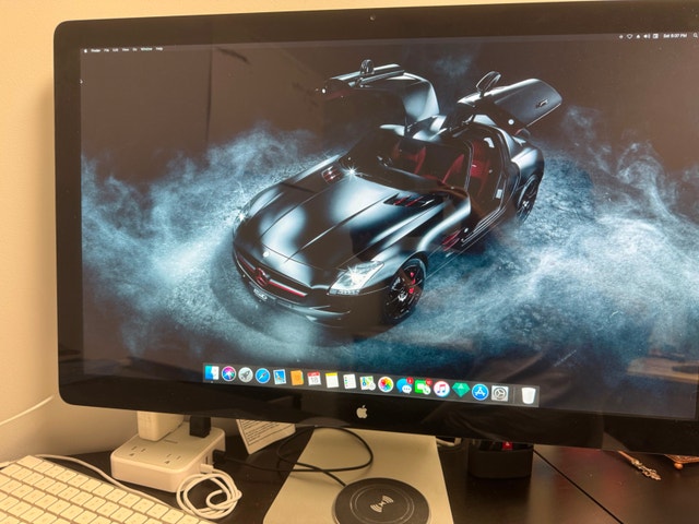 Mac tower iMac Tablets and Iphones - photo 2