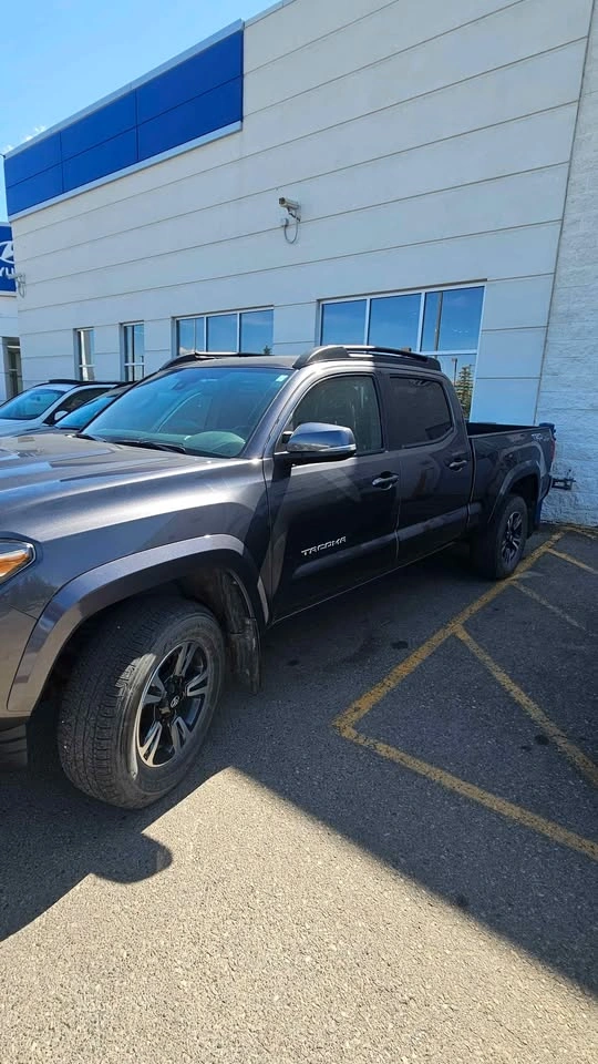 2018 Toyota Tacoma SR5 - 1 Owner, No Accidents - photo 2