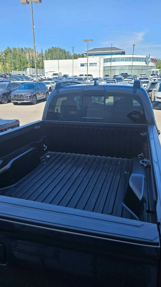 2018 Toyota Tacoma SR5 - 1 Owner, No Accidents - photo 5