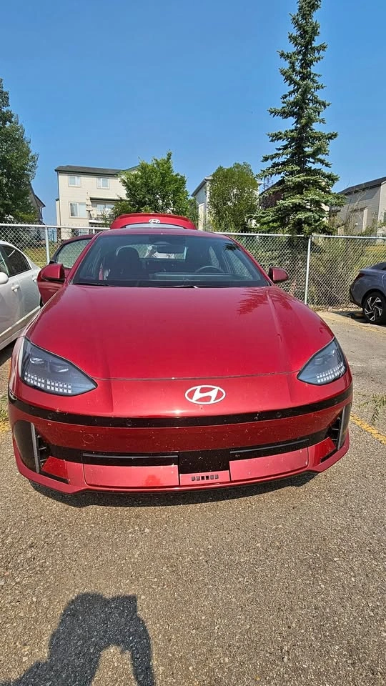 2023 Hyundai Ioniq 6 AWD 1 Owner Low KM
