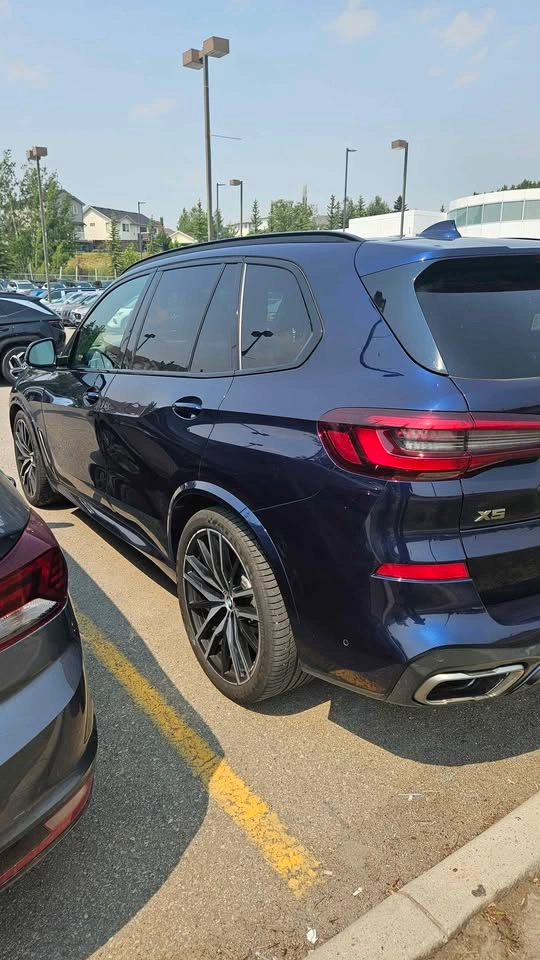 2020 BMW X5 M50i - photo 2