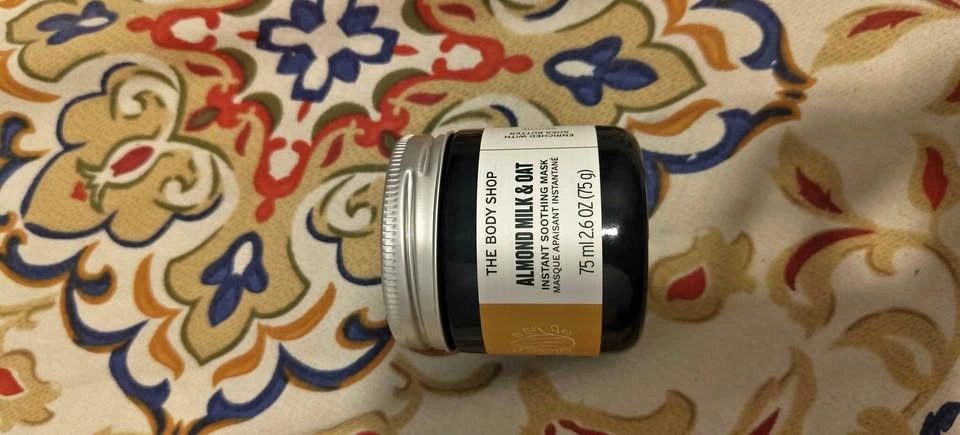 Almond milk & Oat instant soothing mask (The body shop, 75 ml)