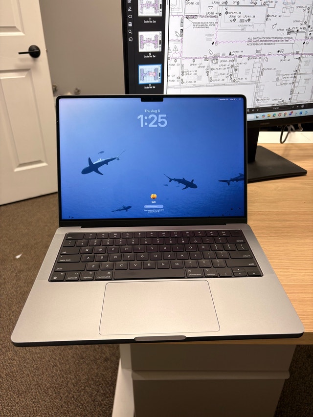 Apple MacBook Pro 14-inch
