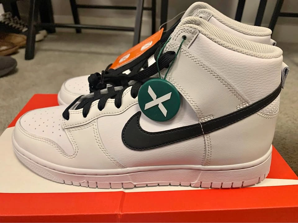 Nike Dunks - Brand New (Original)