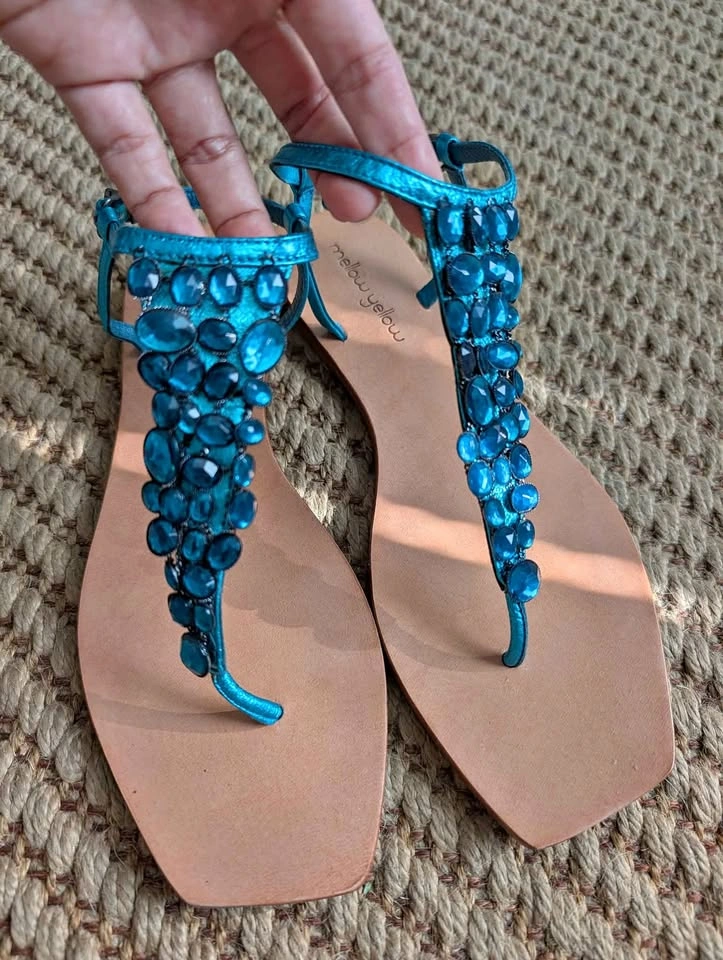 NEW Mellow Yellow Turquoise Gemstone Leather Sandals - US7.5