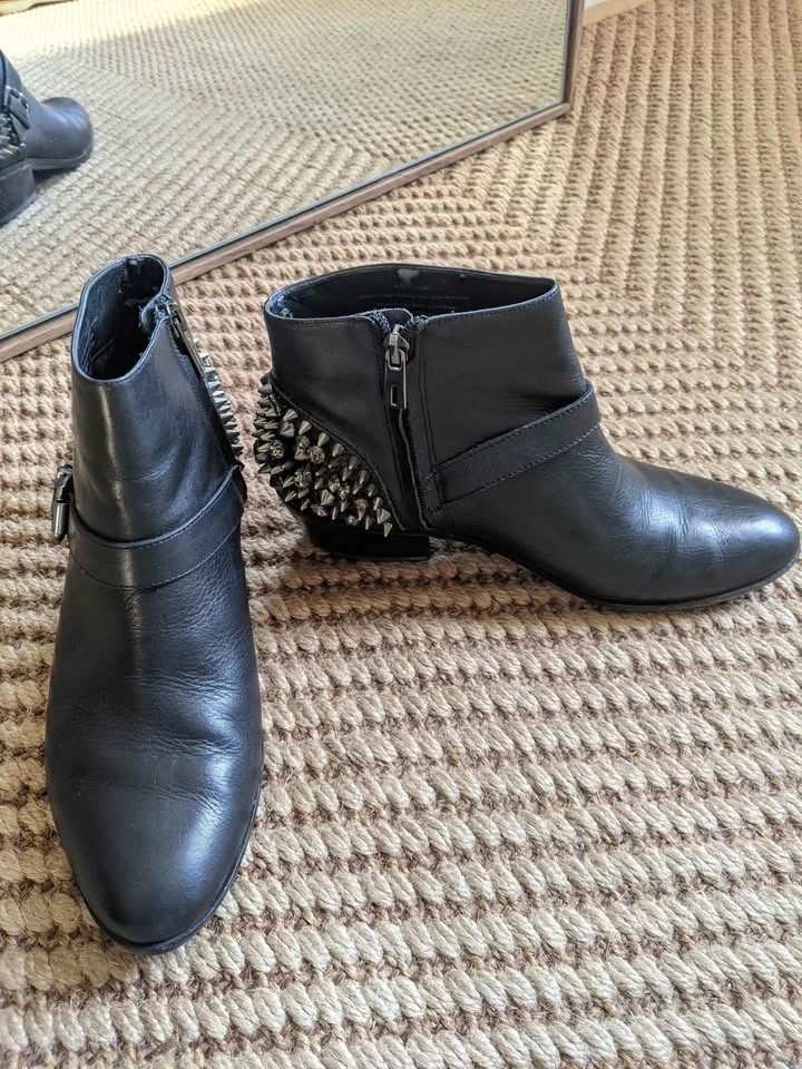 Sam Edelman Spike Booties - Sz 7 - photo 4