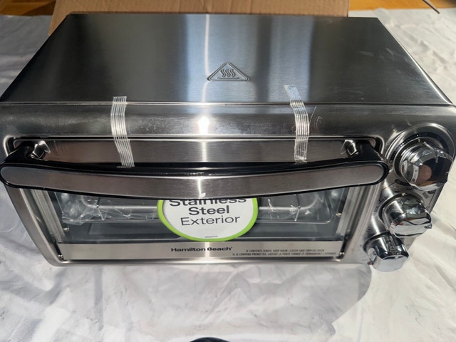 Hamilton Beach Toaster Oven - photo 3