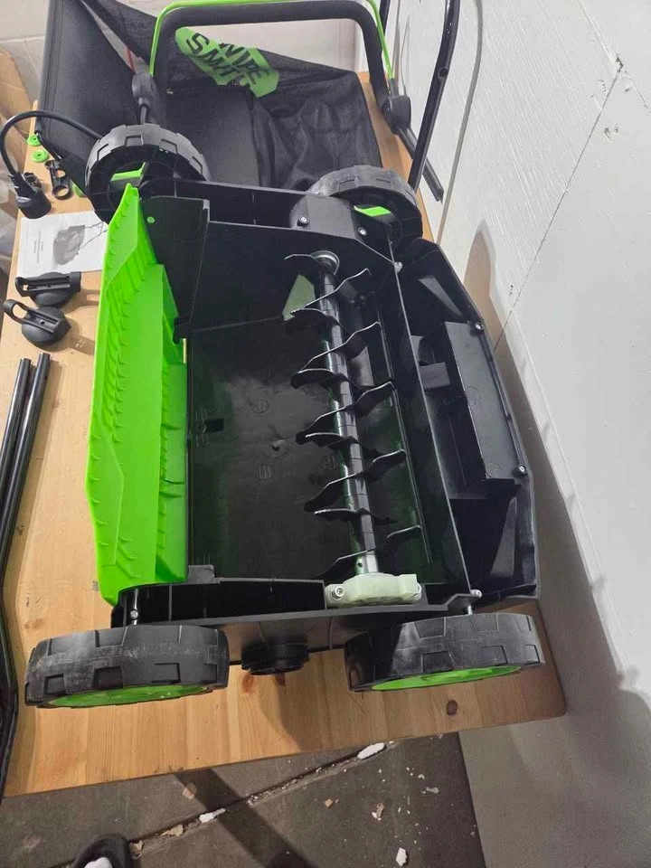Electric Lawn Dethatcher Scarifier 16 Inch New - photo 3